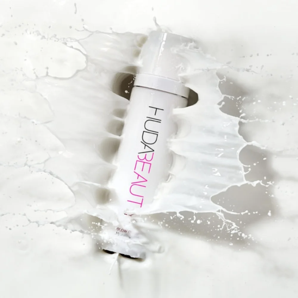 HUDA BEAUTY -- GLOW COCO Hydrating Mist